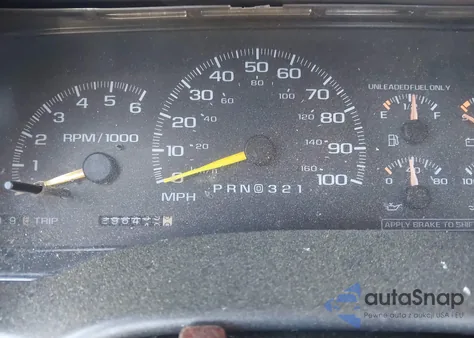 1998 Chevrolet C1500 Fleetside из США, поврежденный, VIN 2GCEC19M8W1262693